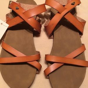 🏝2/$20 Roxy Sandals Size 10